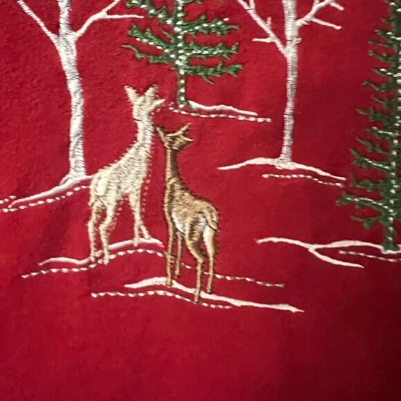 Vintage winter deer 🦌 snow scene embroidered sweatshirt. Women’s size XL - Picture 4 of 9